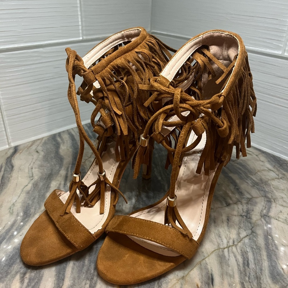 Open Toe Brown Suede Fringe Tassle Heels Pumps Stilettos 7.5
3 3/4” heel - Picture 8 of 12
